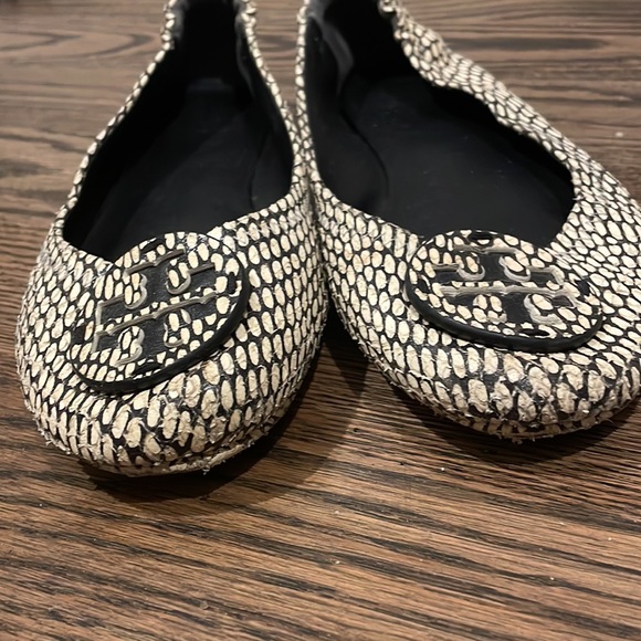 Authentic Tory Burch leather black and white ballerina flats - Picture 2 of 3